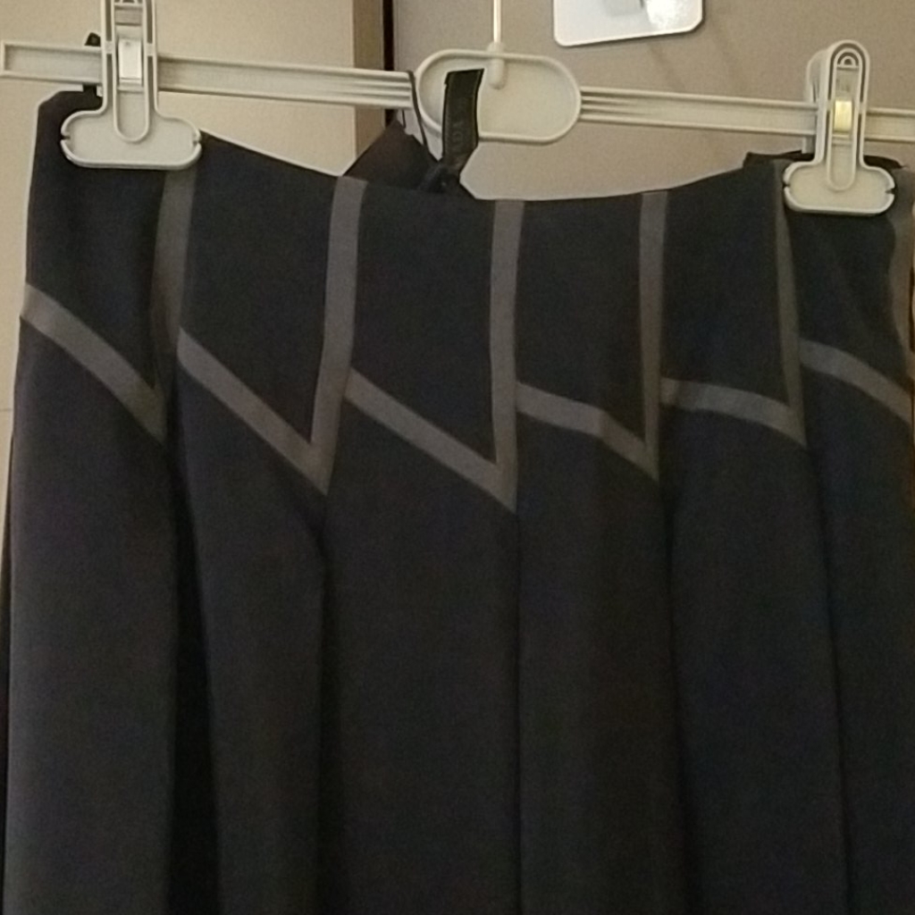 Nwt Prada Navy Pleated Skirt With Grey Geometric W